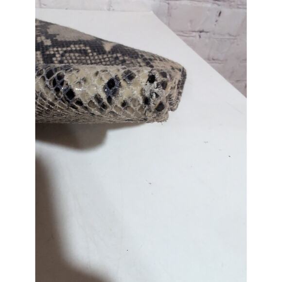 Michael Kors ipad Tablet Laptop Envelope clutch Snakeskin Print Black Tan 8 X 10 - Picture 5 of 11